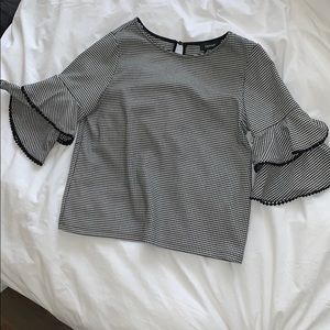 Karen Kane bell sleeve top